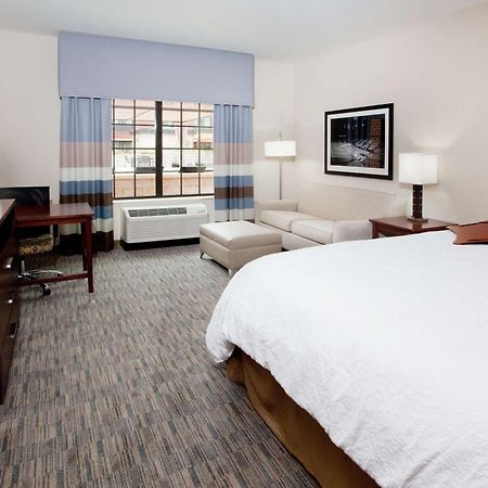 Hampton Inn & Suites Chapel Hill/Carrboro Экстерьер фото